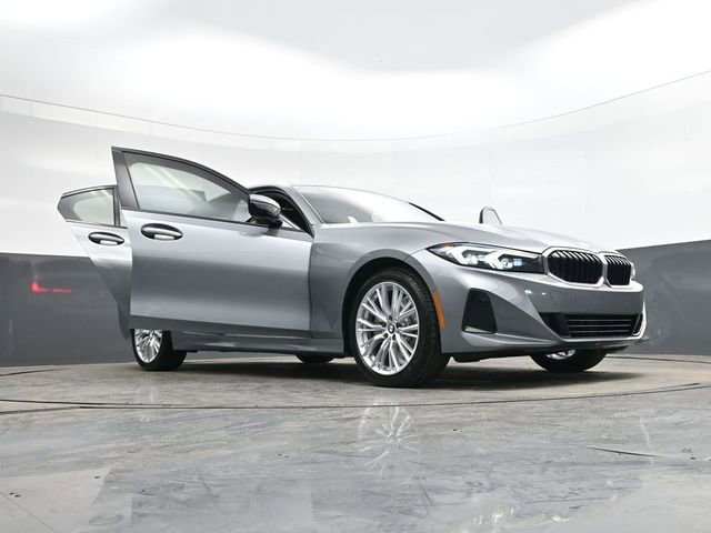 Used 2023 BMW 330i Sedan w/ Driving Assistance Package image 45