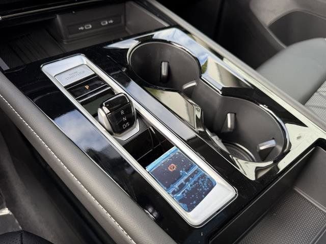 New 2025 Volkswagen Atlas SEL Premium R-Line image 28