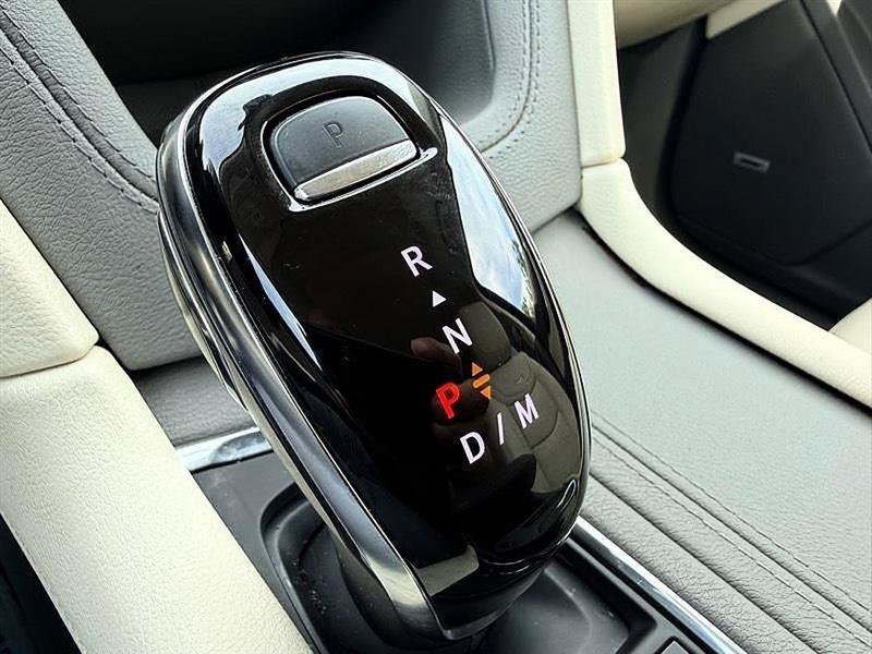 Used 2022 Cadillac XT6 Premium Luxury w/ Technology Package FWD image 41
