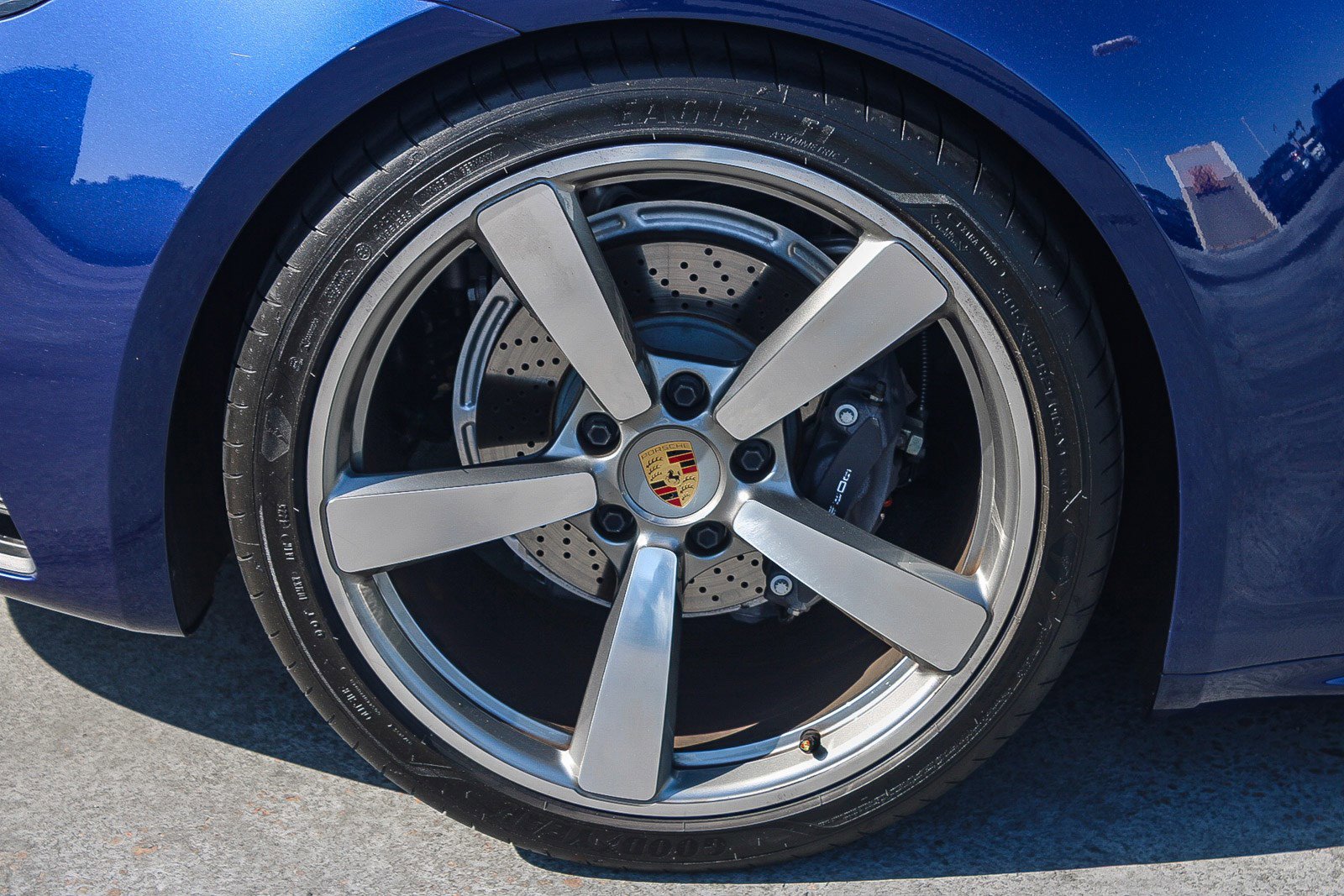 Used 2023 Porsche 911 Carrera T RWD image 13