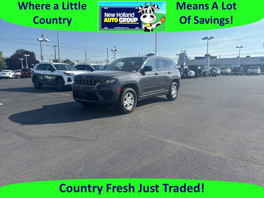Used 2023 Jeep Grand Cherokee Laredo w/ Luxury Tech Group I AWD/4WD image 1