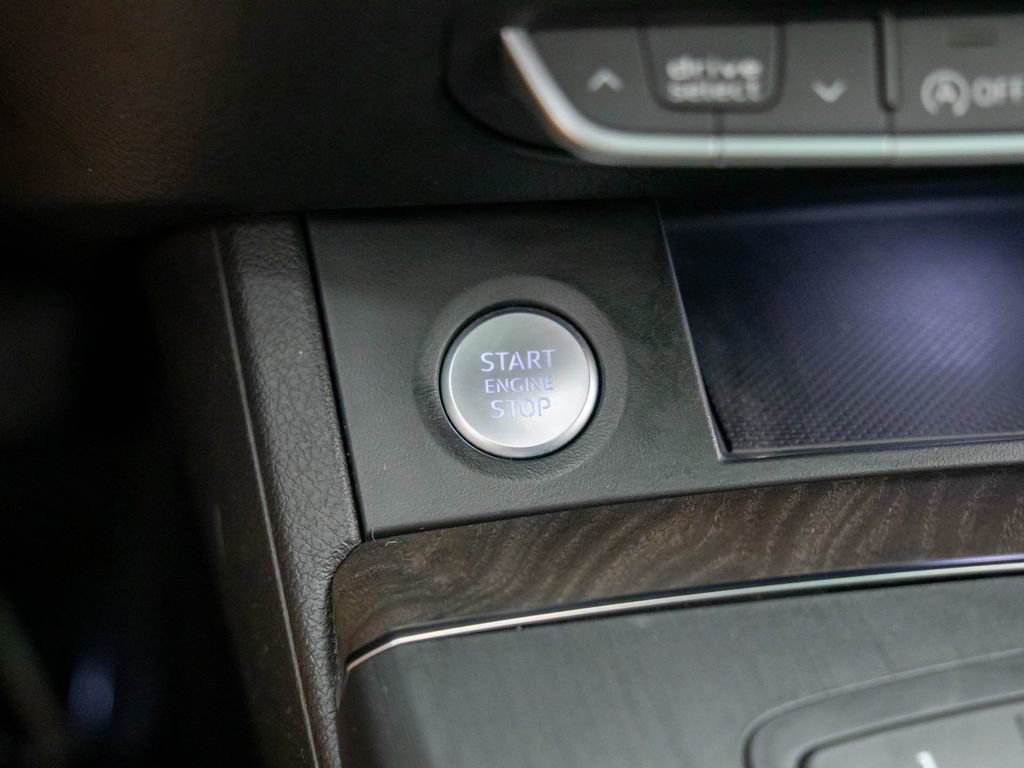 Used 2020 Audi Q5 2.0T Premium w/ Convenience Package image 23