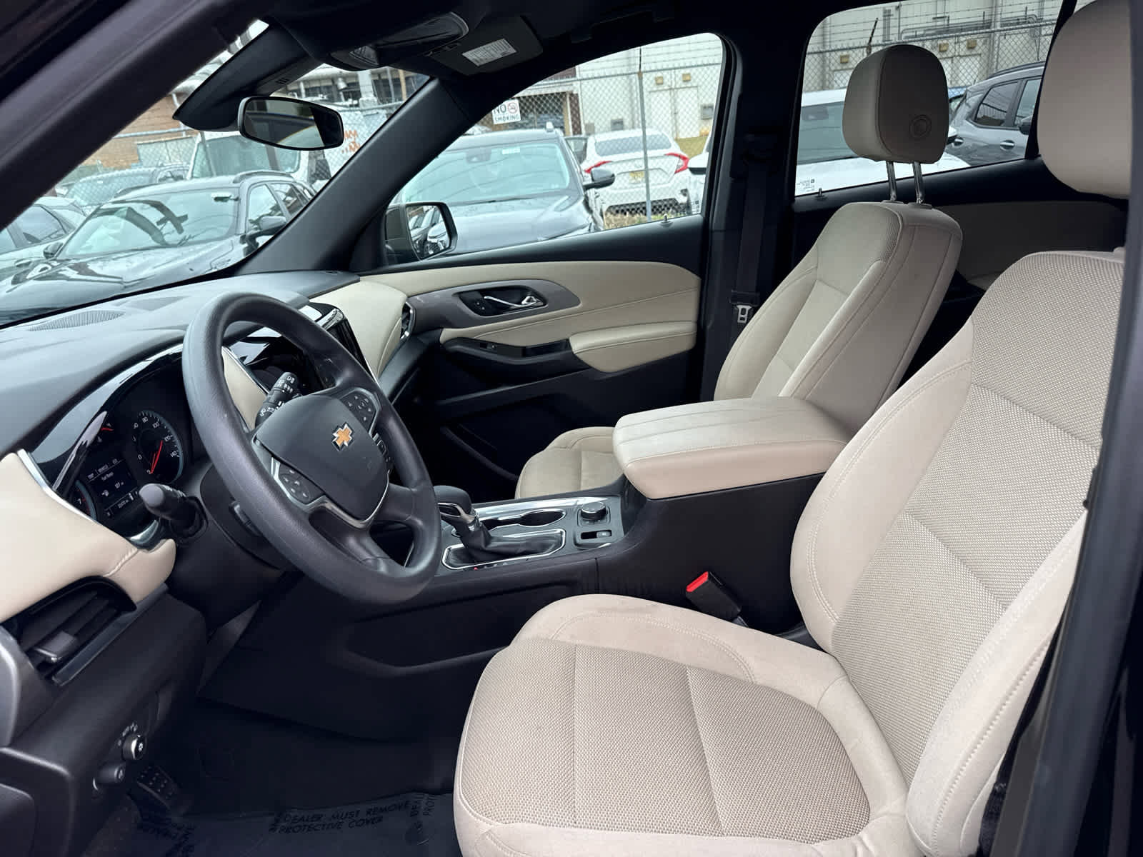 Used 2023 Chevrolet Traverse LS image 15