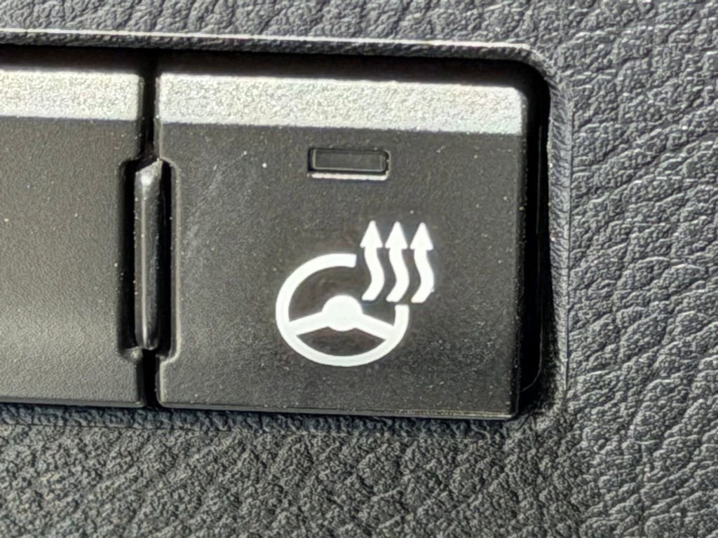 Used 2015 Lexus NX 200t F Sport w/ Navigation System Package AWD/4WD image 27