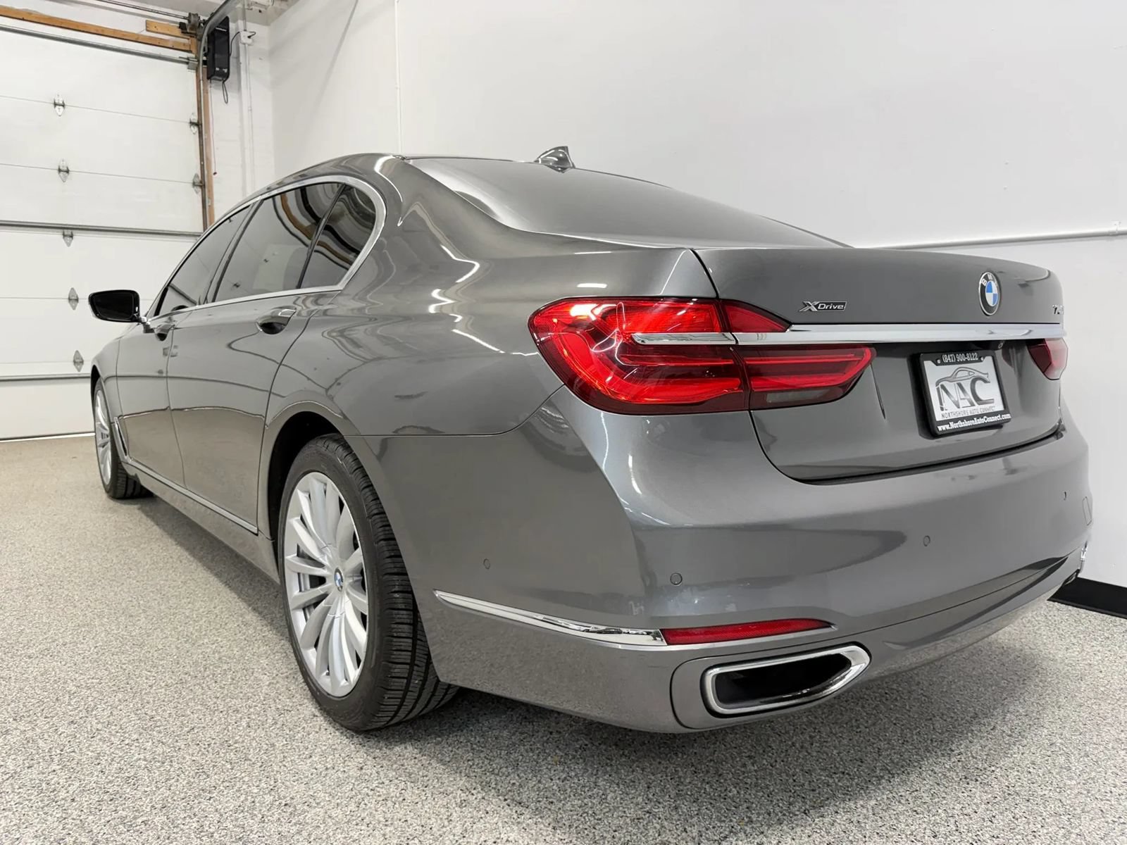Used 2017 BMW 740i xDrive AWD/4WD image 6