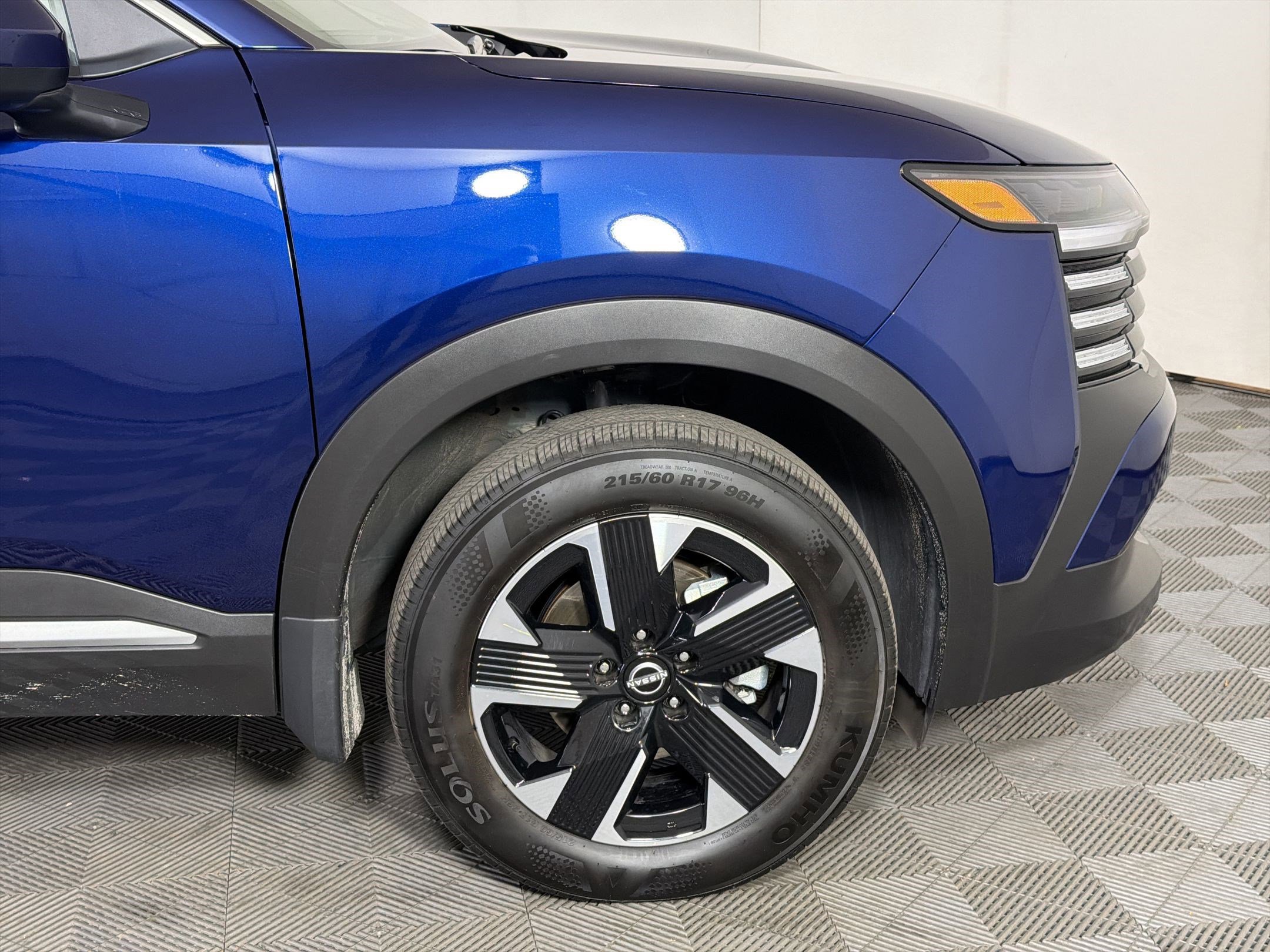 Used 2025 Nissan Kicks SV image 12