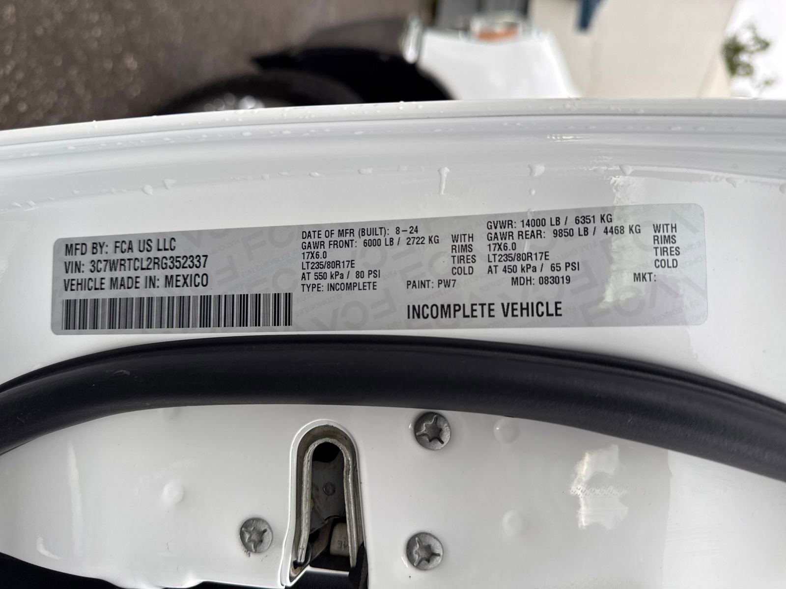 Used 2024 RAM 3500 SLT w/ Quick Order Package 2YG SLT AWD/4WD image 30