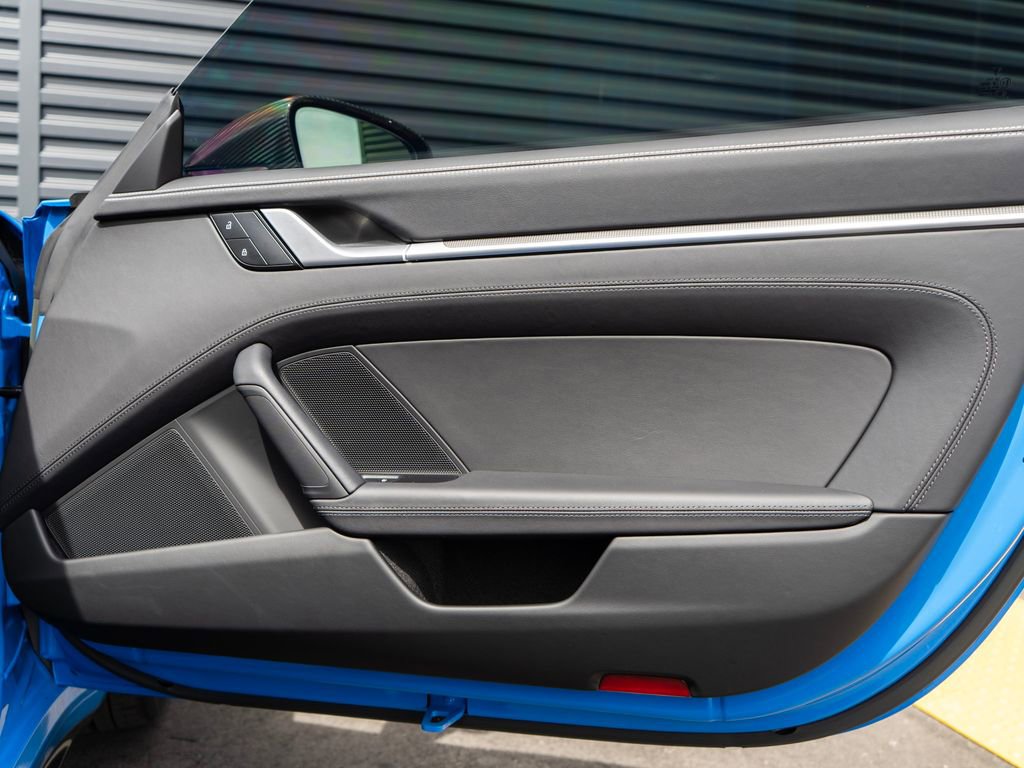 Used 2023 Porsche 911 Carrera image 31