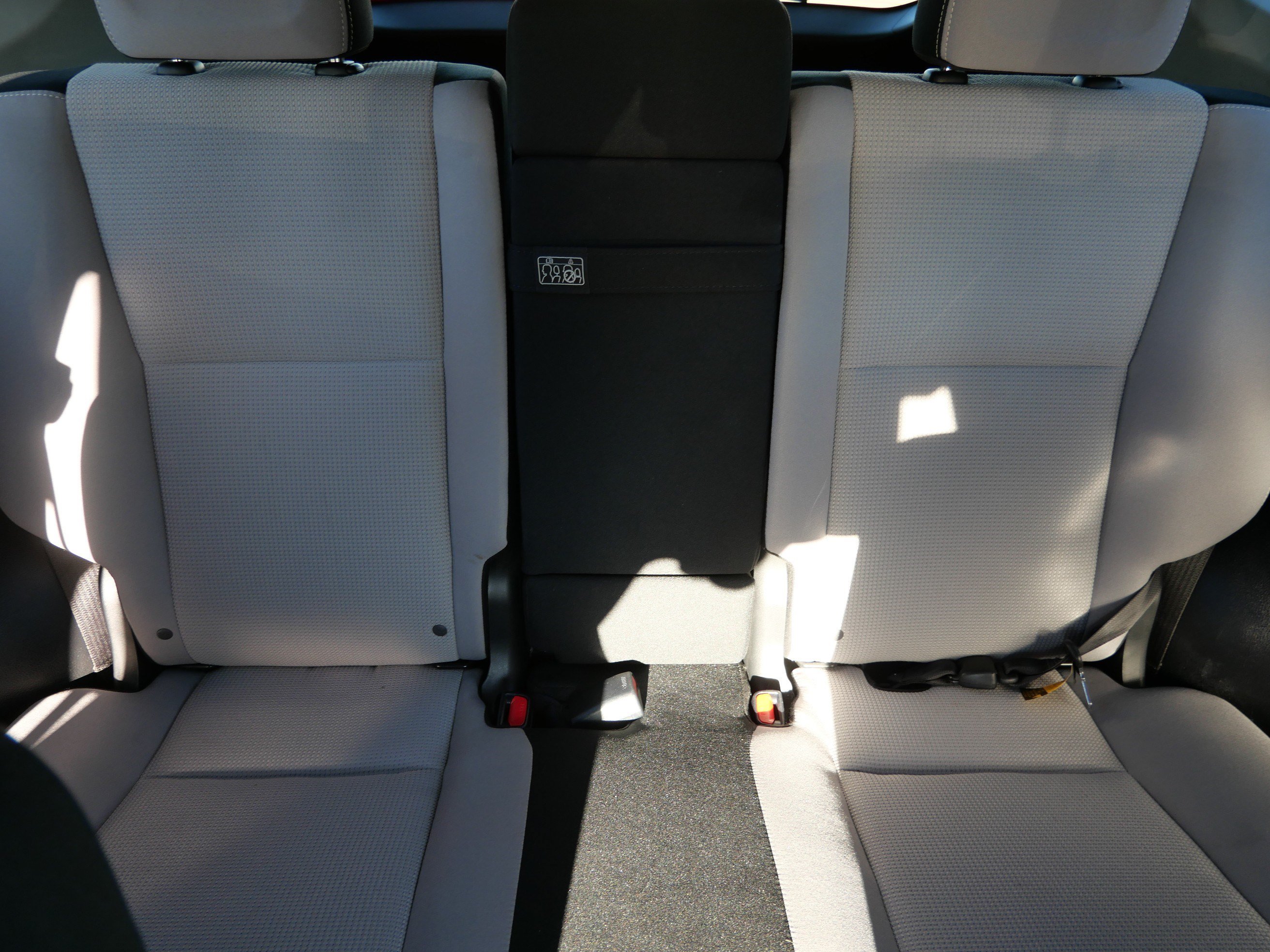 Used 2018 Toyota RAV4 LE AWD/4WD image 13