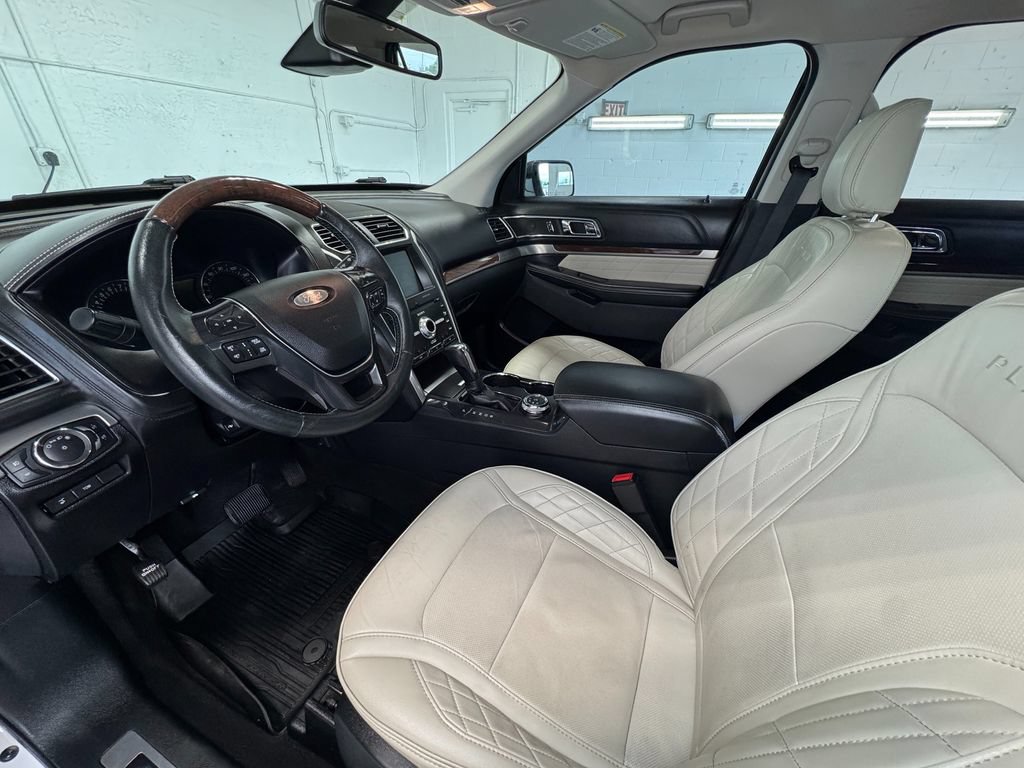 Used 2019 Ford Explorer Platinum AWD/4WD image 14