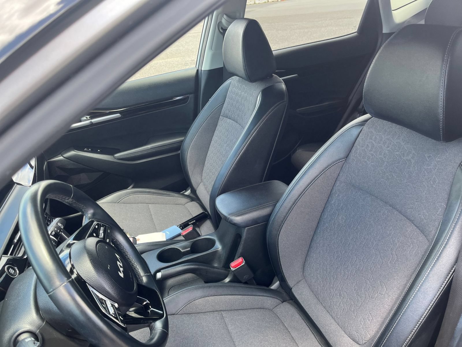 Used 2025 Kia Seltos S FWD image 30