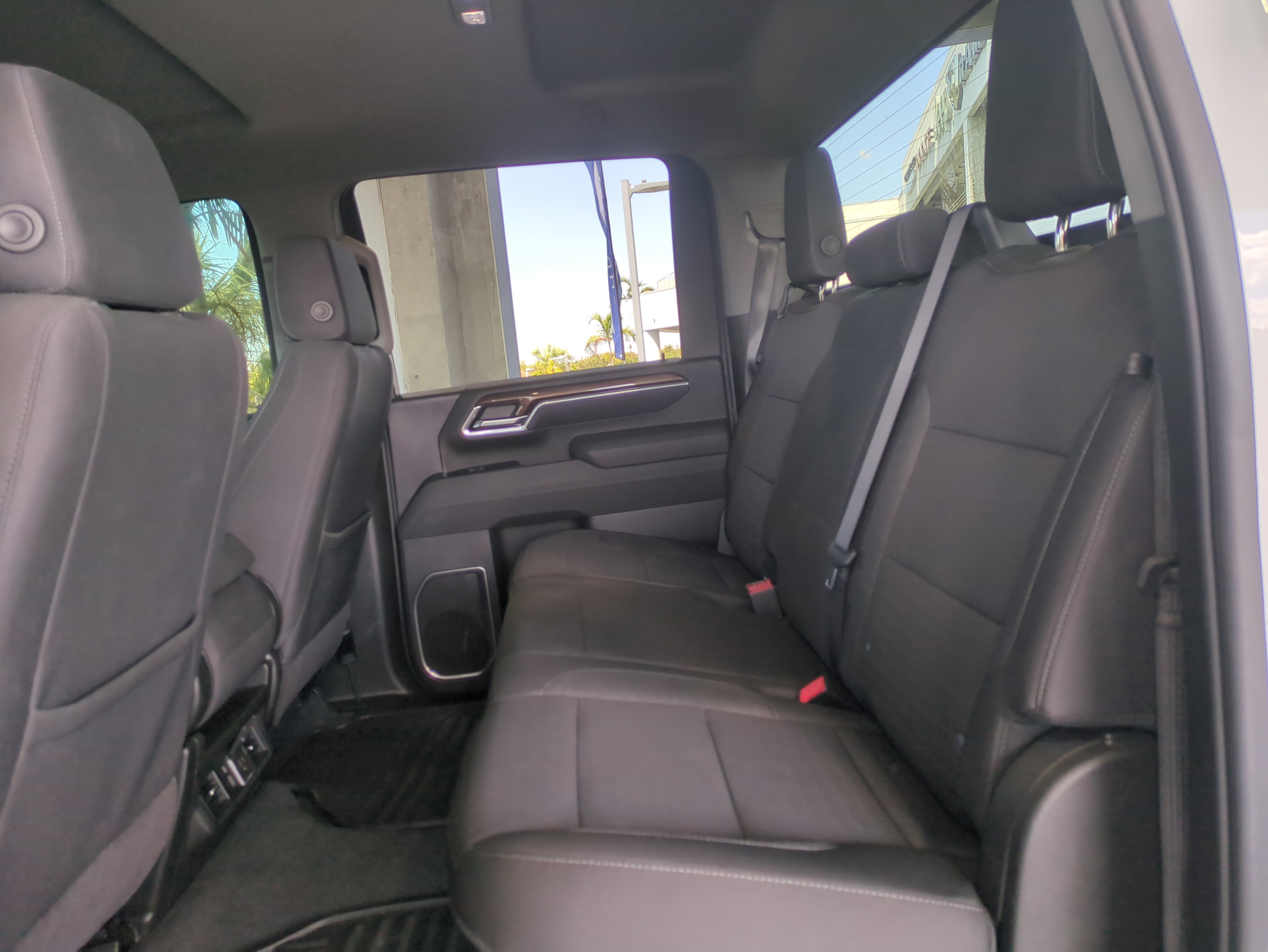 Used 2025 Chevrolet Silverado 2500 LT w/ Convenience Package image 14
