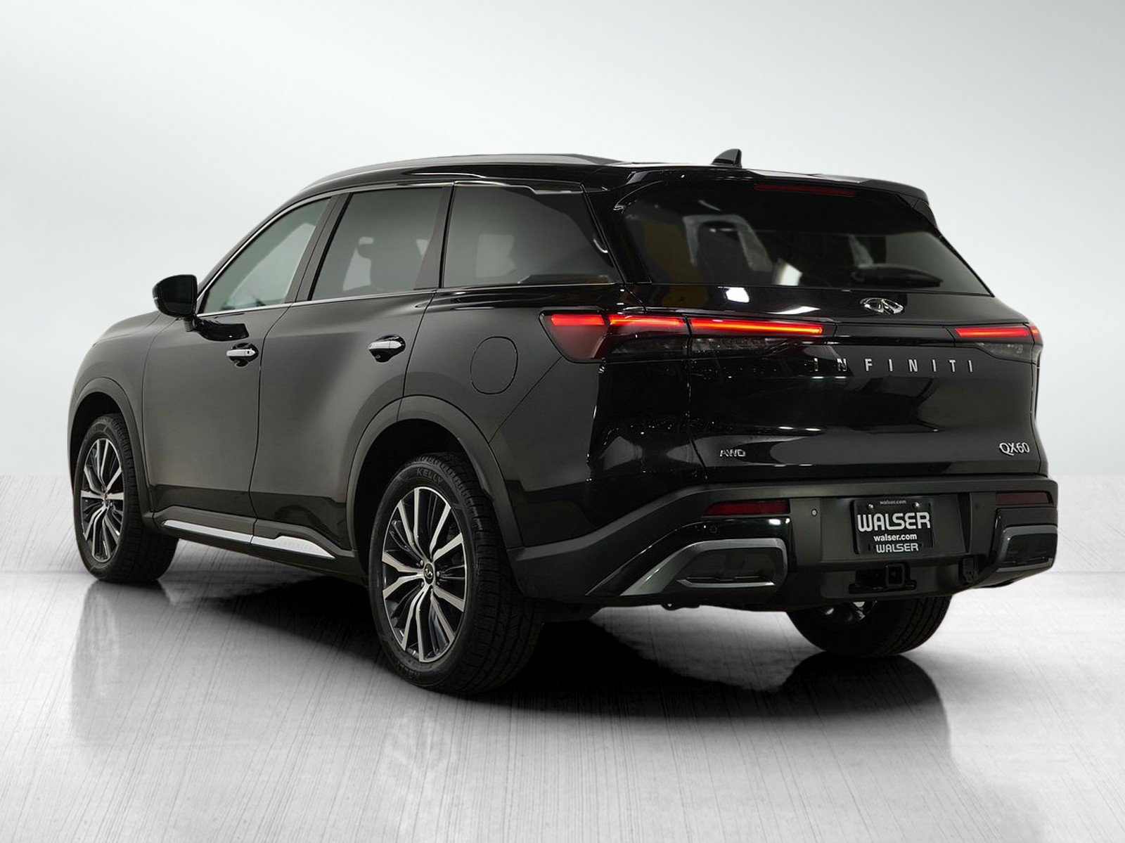 Used 2024 INFINITI QX60 Sensory image 3