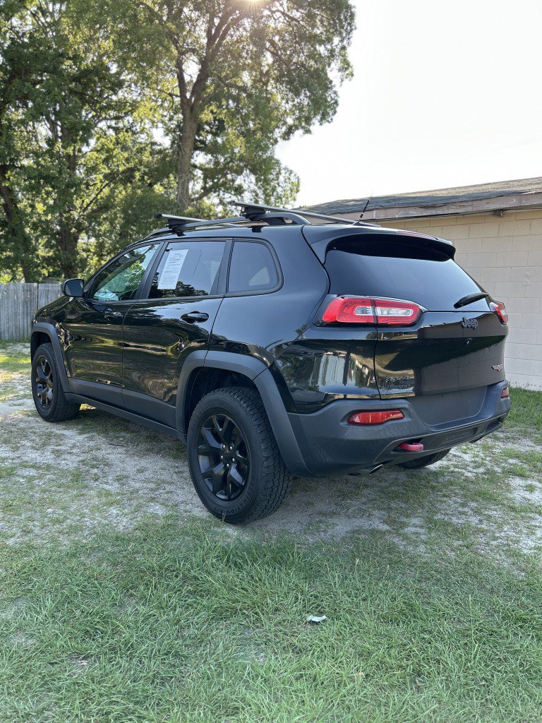 Used 2015 Jeep Cherokee Trailhawk w/ Leather Interior Group AWD/4WD image 4