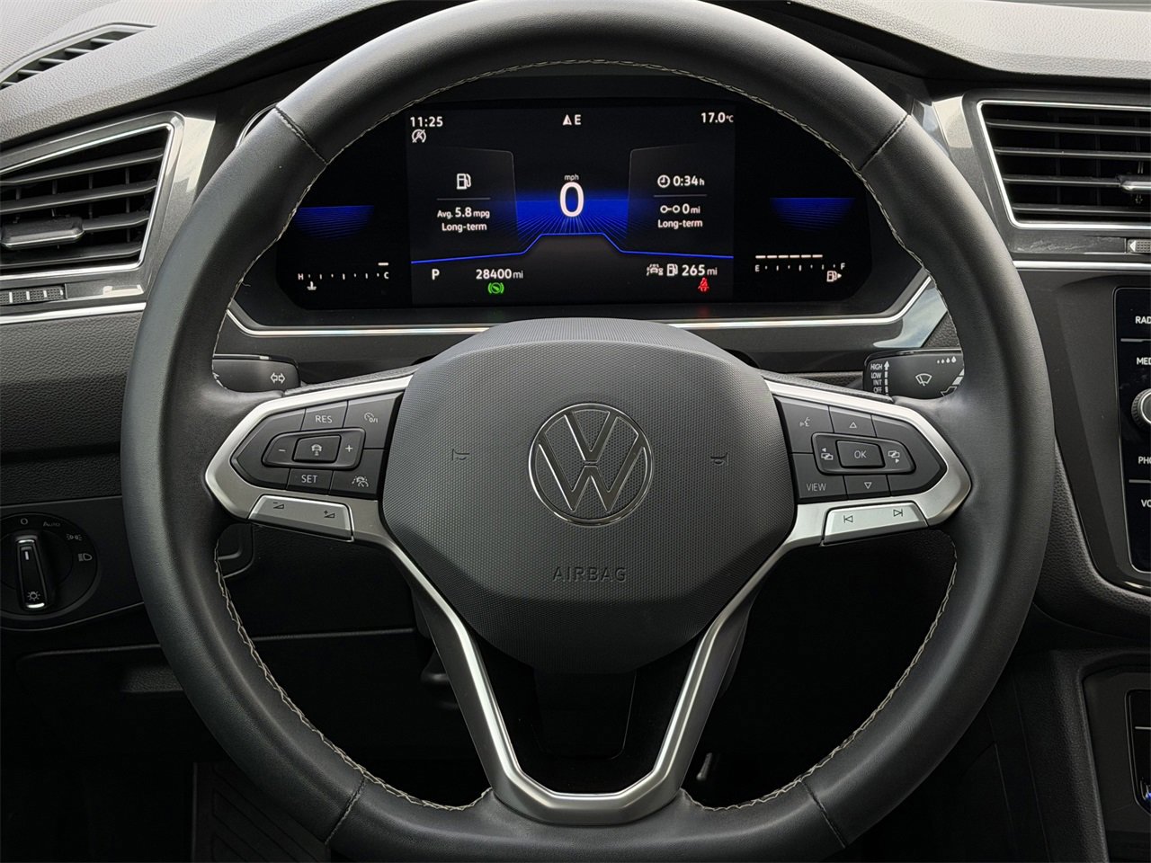 Used 2023 Volkswagen Tiguan SE image 12