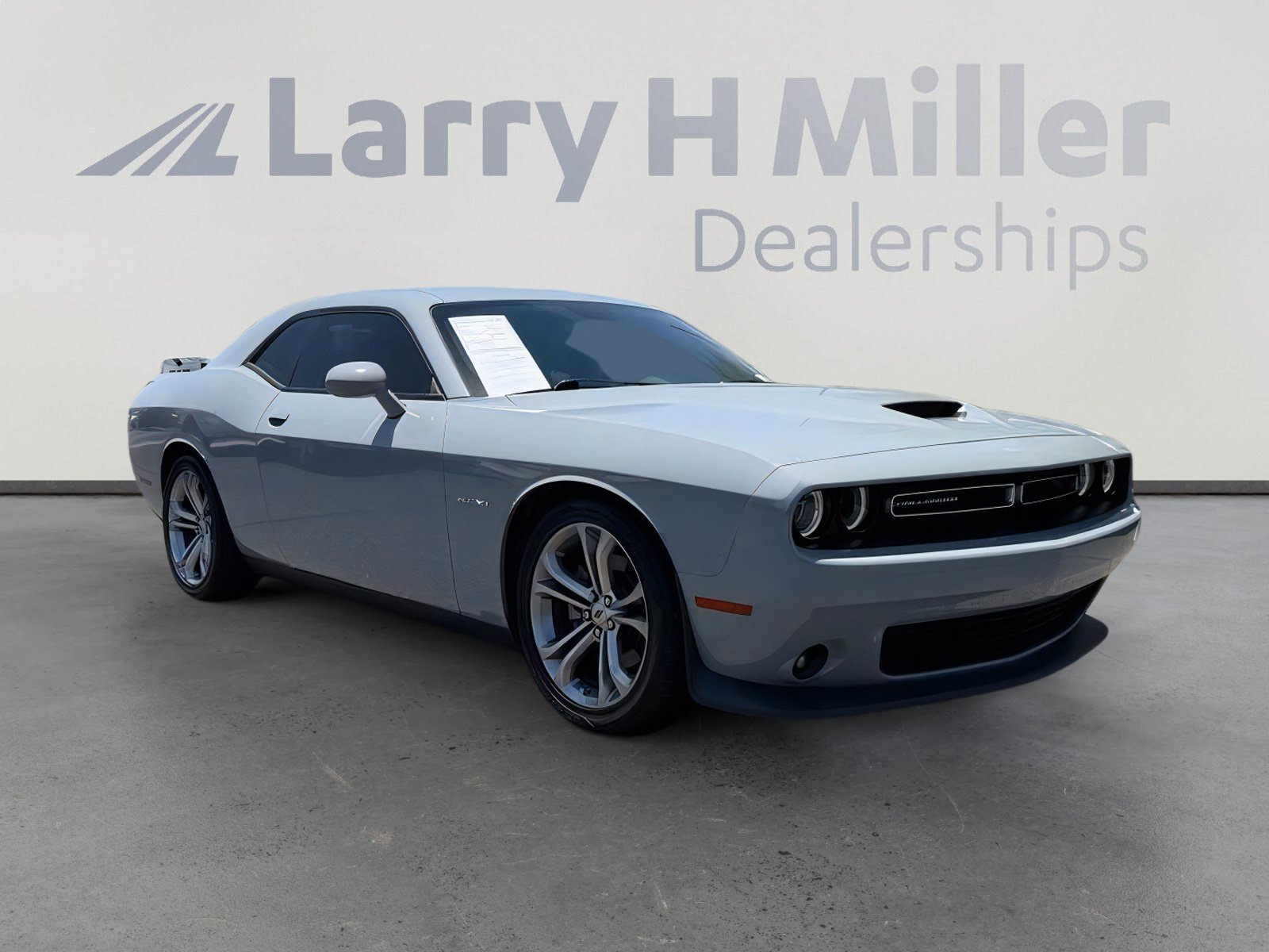 Used 2022 Dodge Challenger R/T RWD image 8