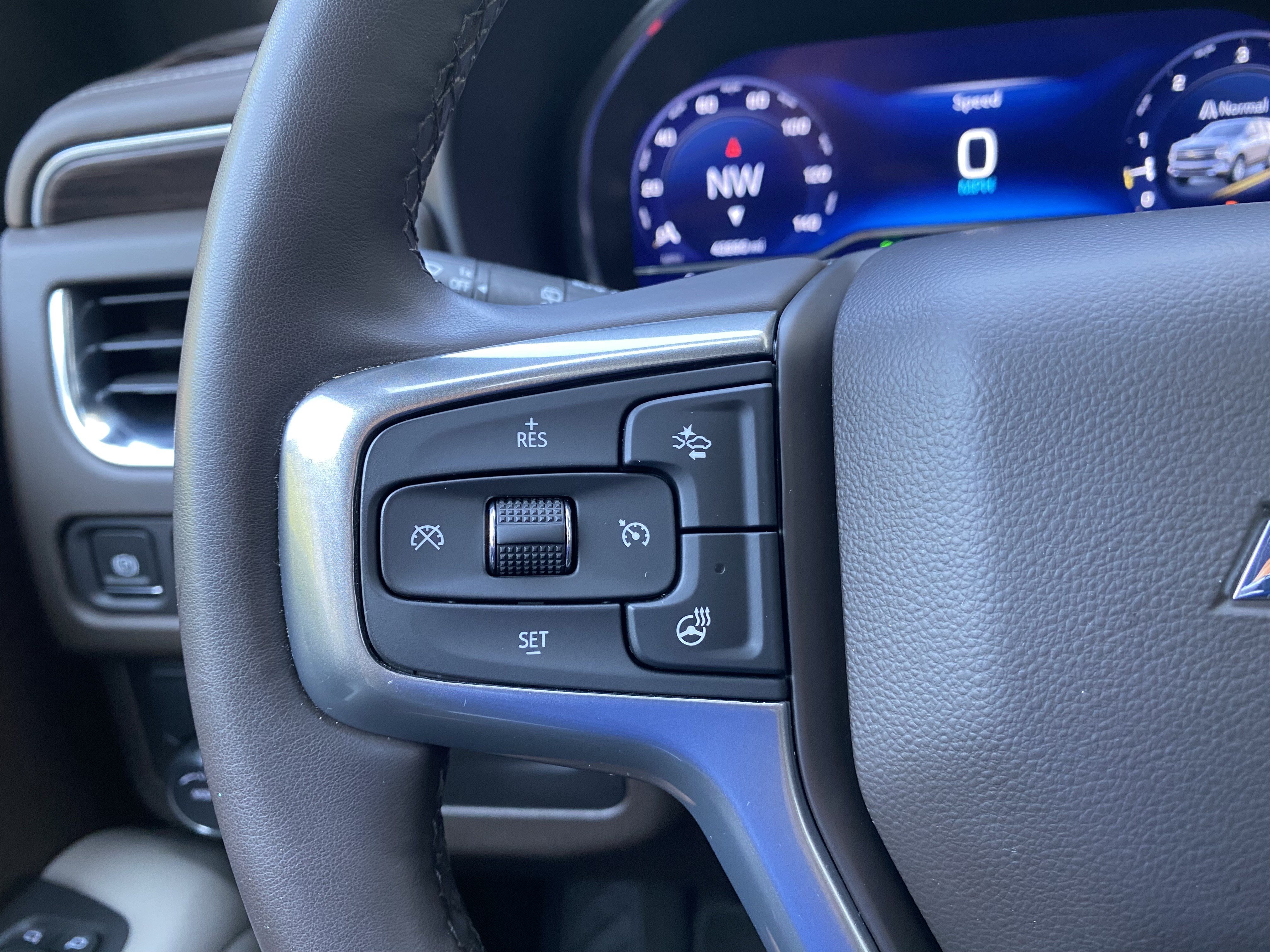 Used 2023 Chevrolet Tahoe LT w/ Luxury Package RWD image 16