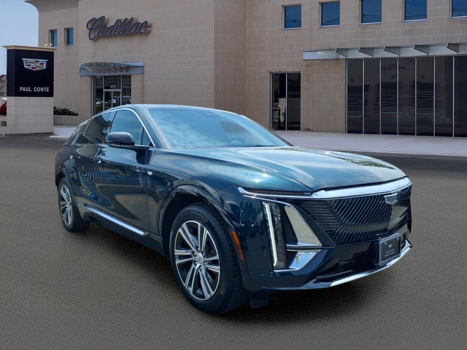 Certified 2024 Cadillac Lyriq Luxury AWD/4WD image 3