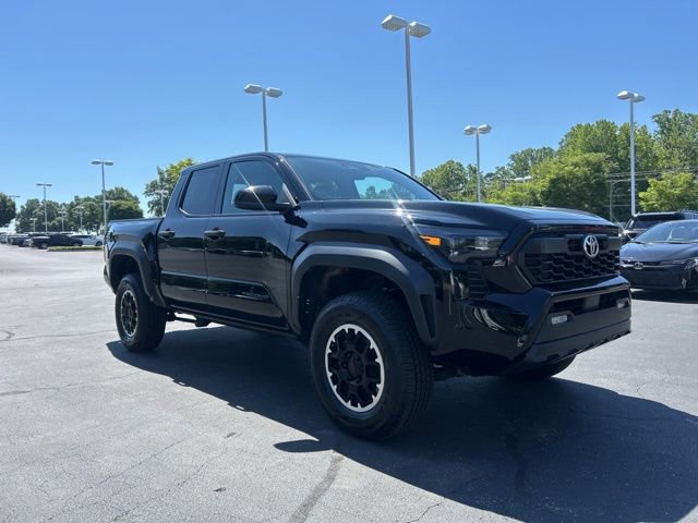 Used 2024 Toyota Tacoma TRD Off-Road AWD/4WD image 4