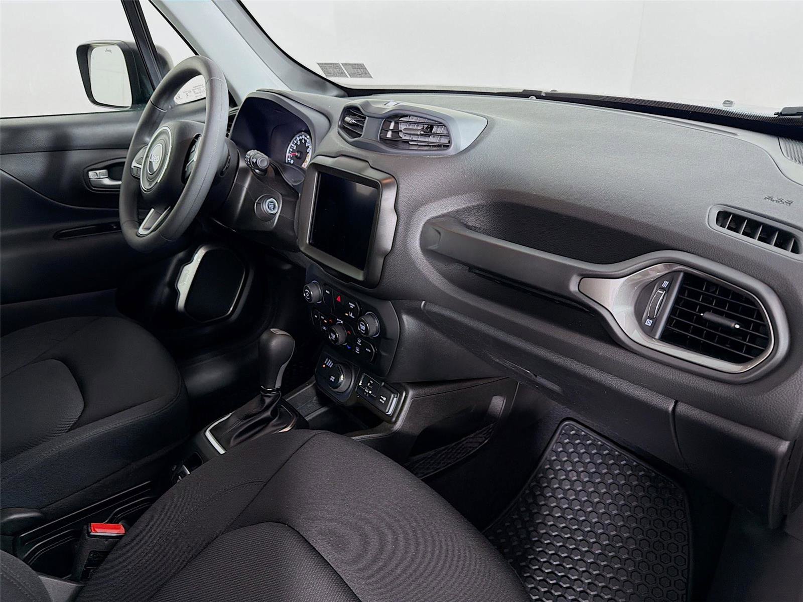Used 2023 Jeep Renegade Latitude AWD/4WD image 27