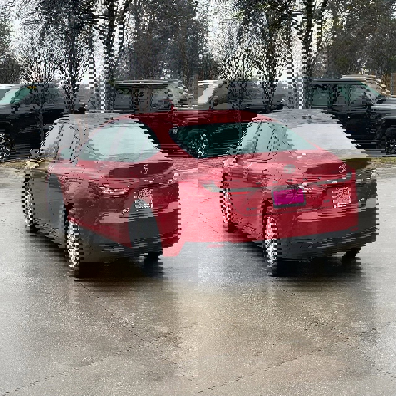 Used 2025 Toyota Camry LE image 4