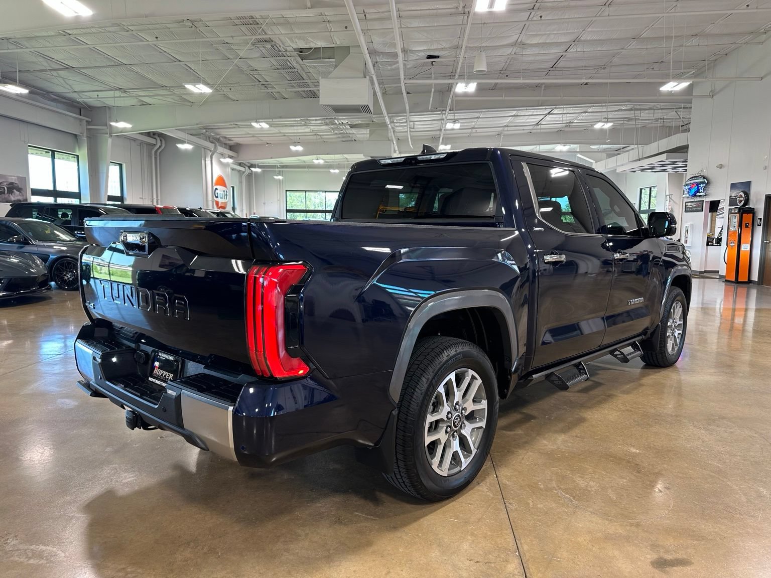 Used 2024 Toyota Tundra Limited AWD/4WD image 7