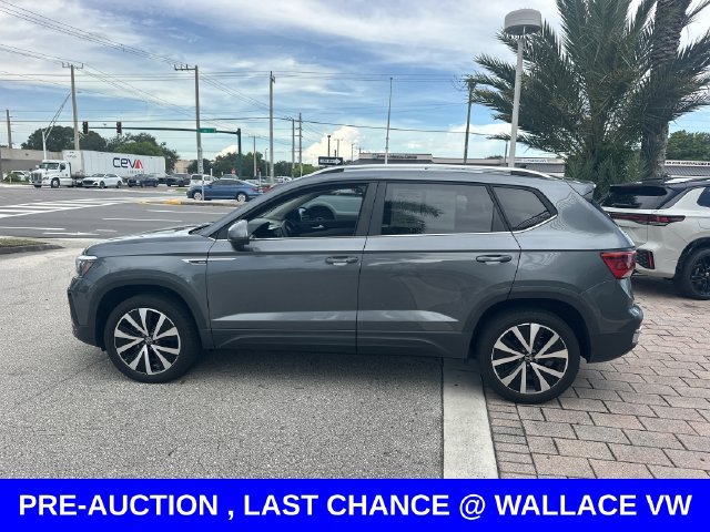 Certified 2023 Volkswagen Taos SE w/ Panoramic Sunroof Package FWD image 12