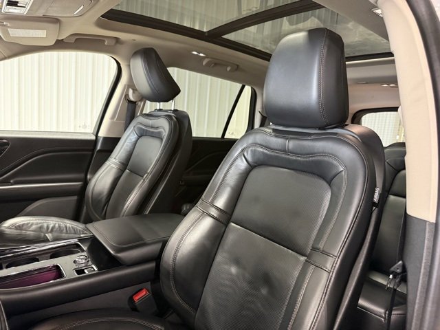 Used 2023 Lincoln Aviator Reserve image 11