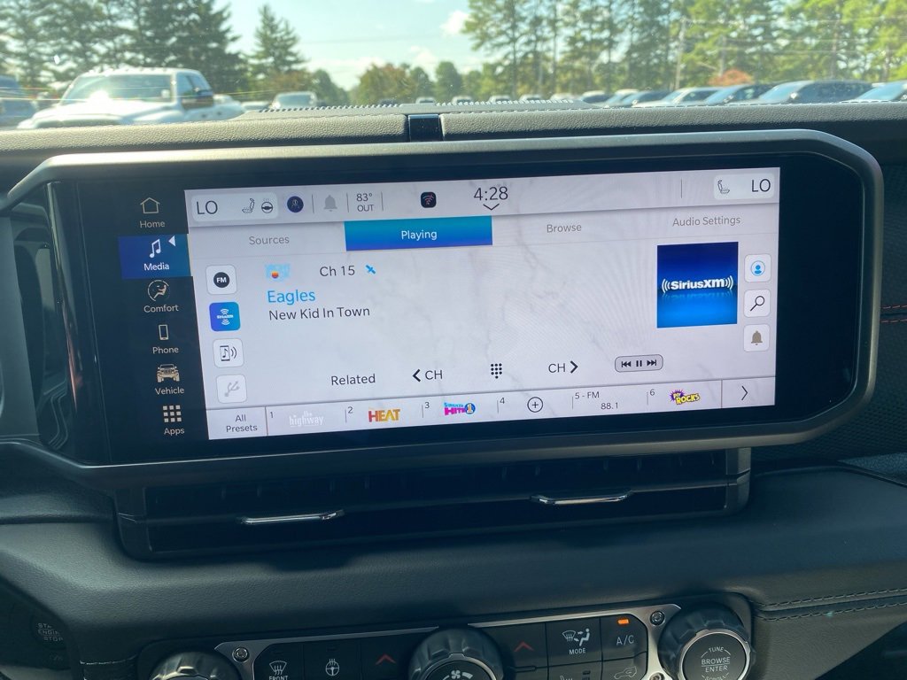 New 2025 Jeep Wrangler Unlimited Rubicon image 32