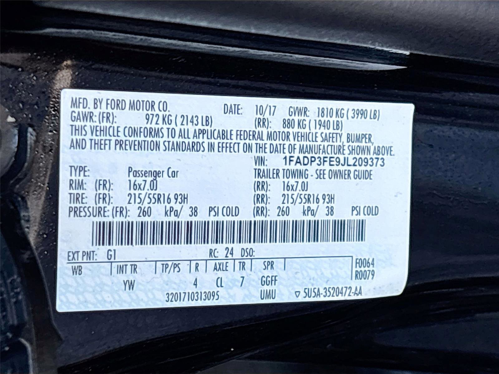 Used 2018 Ford Focus SE w/ SE Appearance Package image 33