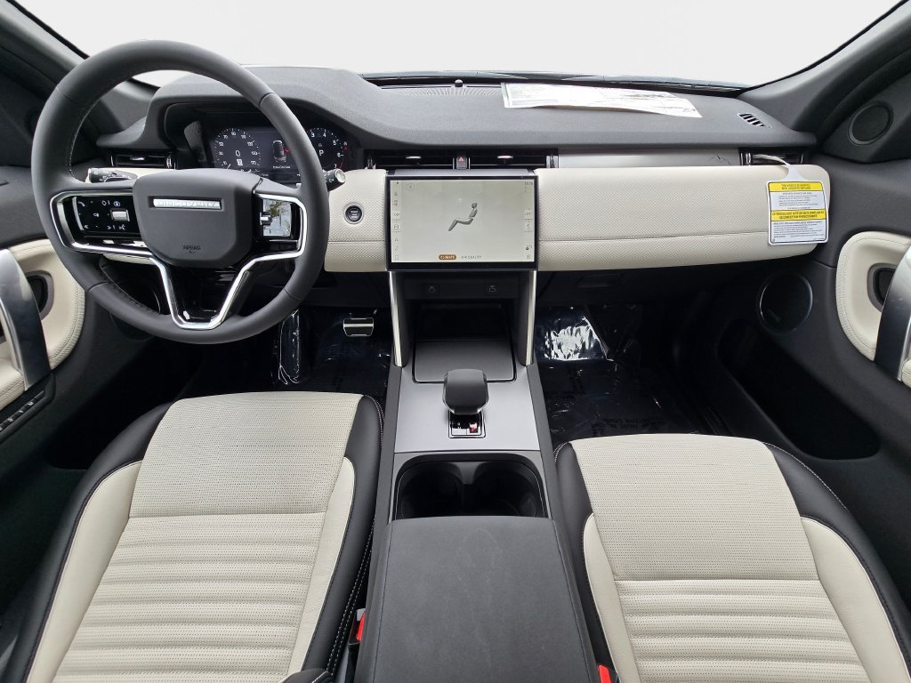 New 2026 Land Rover Discovery Sport Landmark AWD/4WD image 9