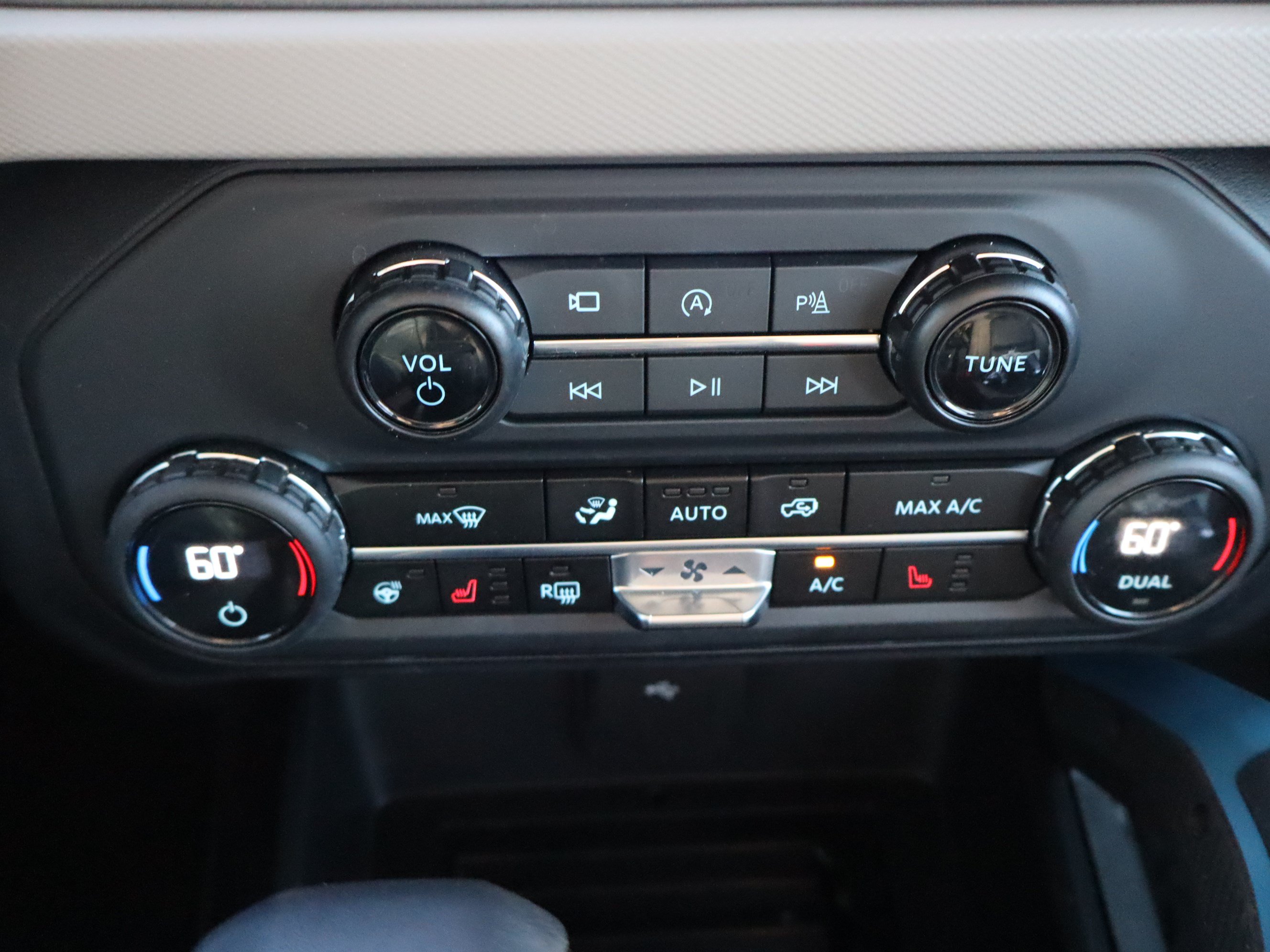 Used 2024 Ford Bronco Wildtrak AWD/4WD image 31