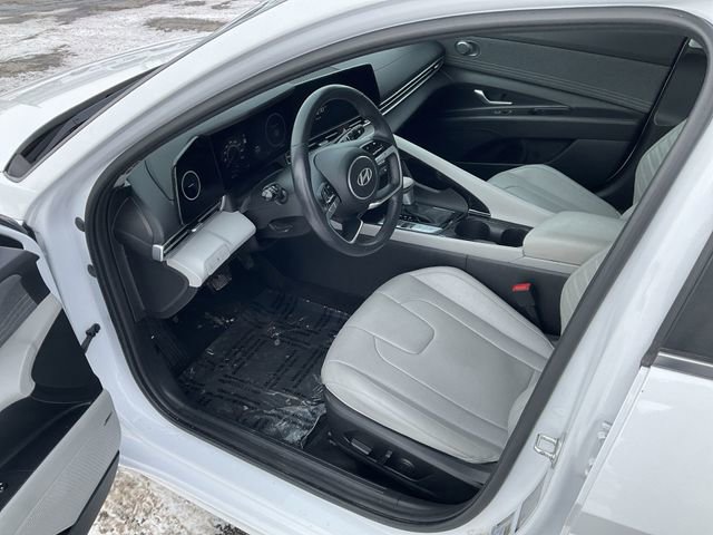 Used 2024 Hyundai Elantra Limited image 9