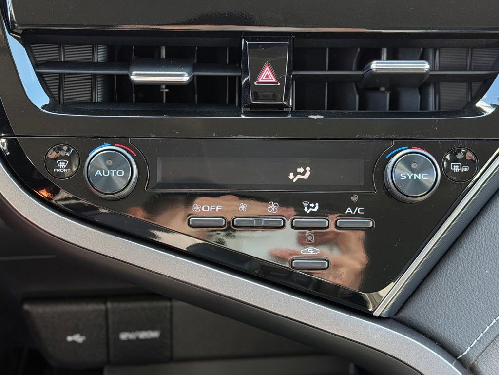 Used 2024 Toyota Camry SE w/ Cold Weather Package FWD image 14