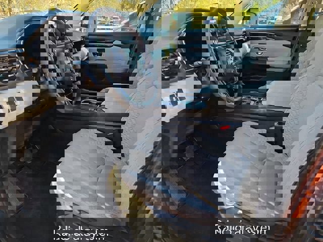 Used 2023 Honda Pilot LX image 15