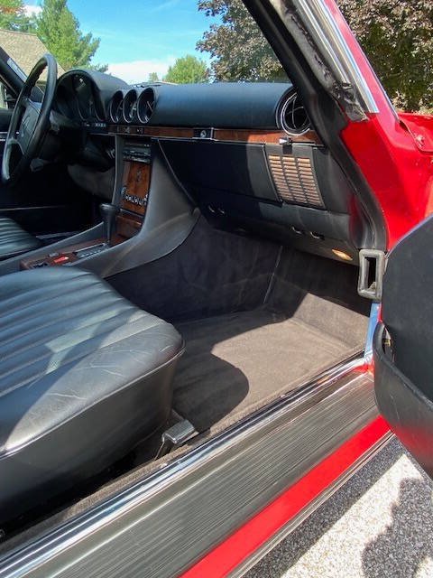 Used 1988 Mercedes-Benz 560 SL image 15