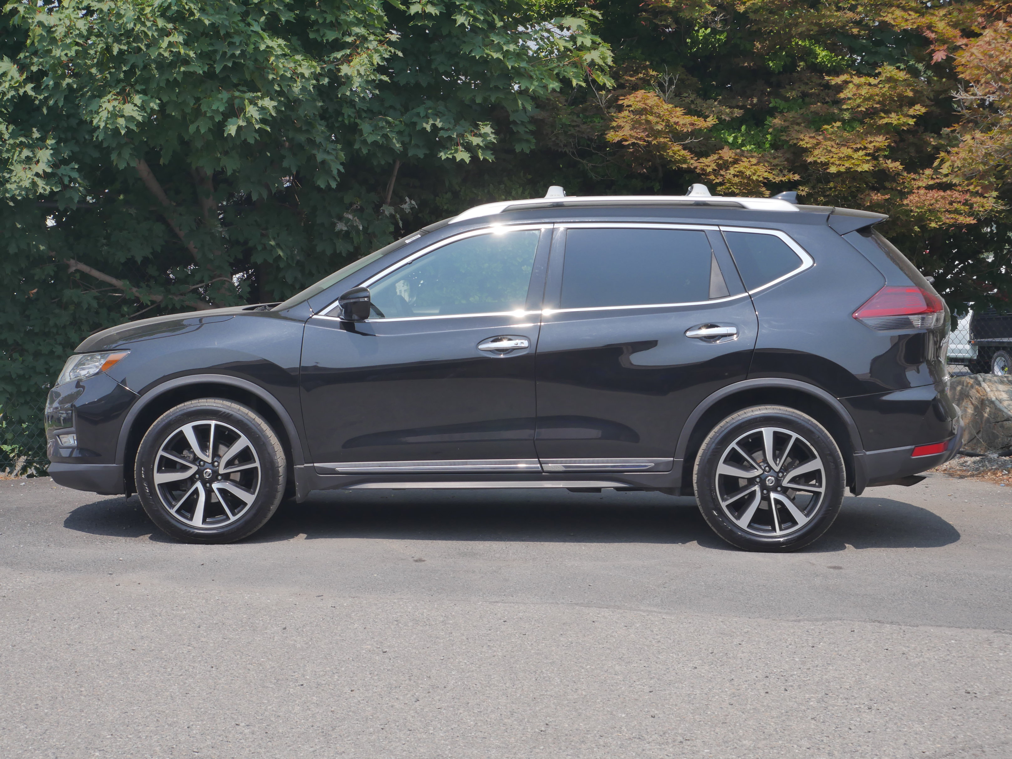 Used 2019 Nissan Rogue SL w/ Premium Package AWD/4WD image 15