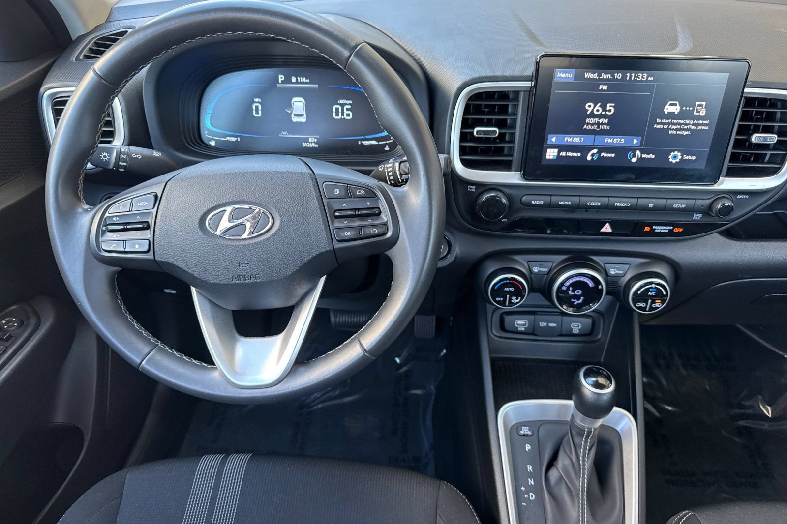 Used 2025 Hyundai Venue SEL FWD image 15
