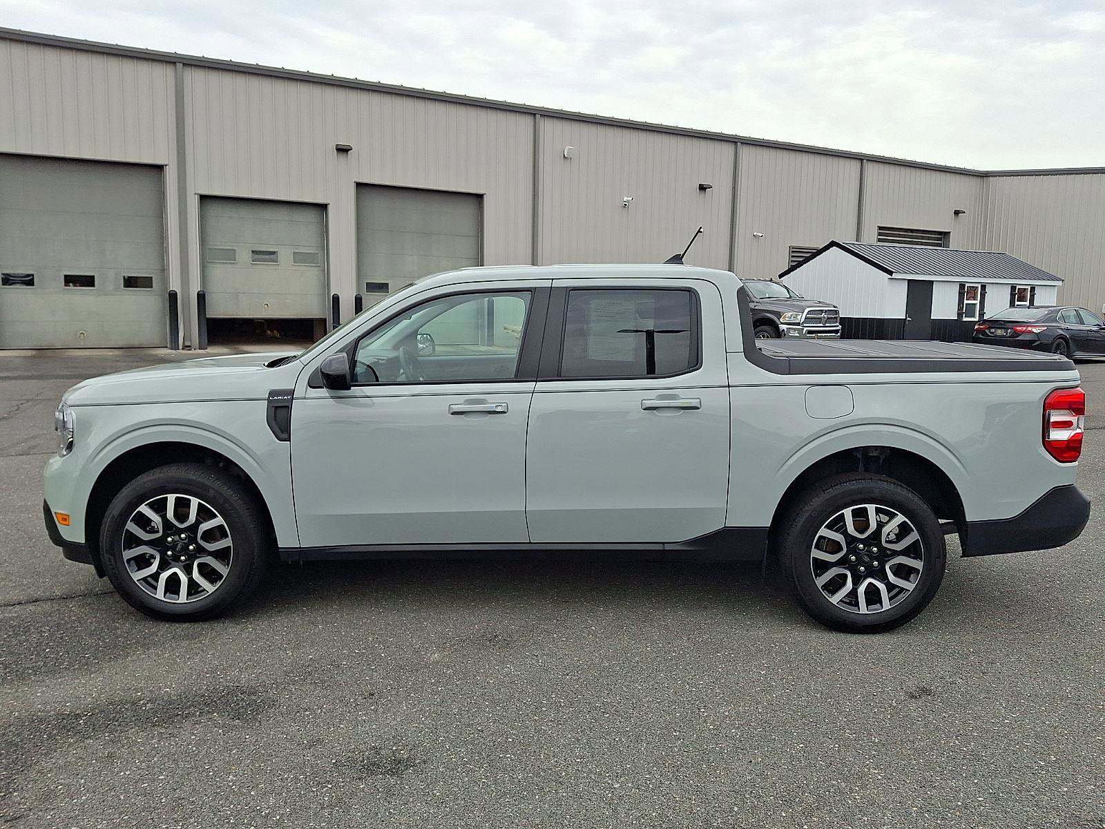 Used 2024 Ford Maverick Lariat w/ 4K Tow Package image 11