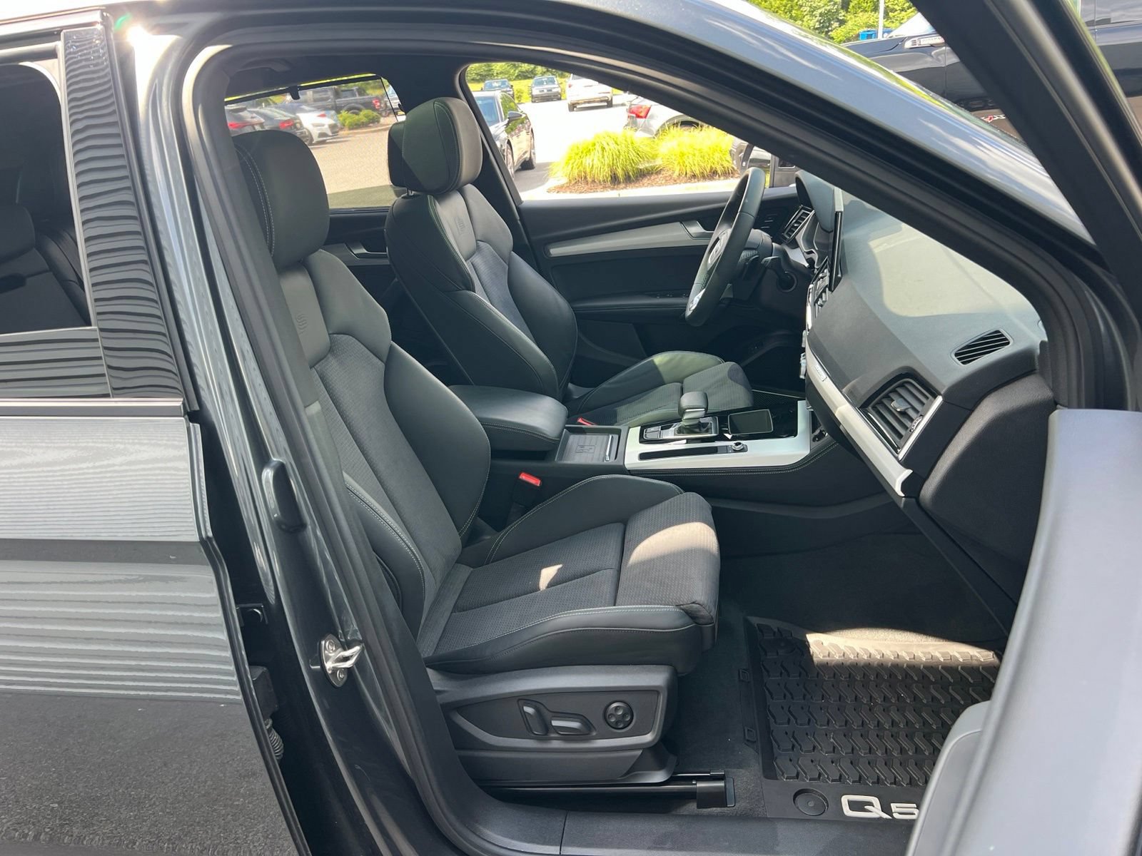 Used 2023 Audi Q5 e Prestige w/ Prestige Package AWD/4WD image 39