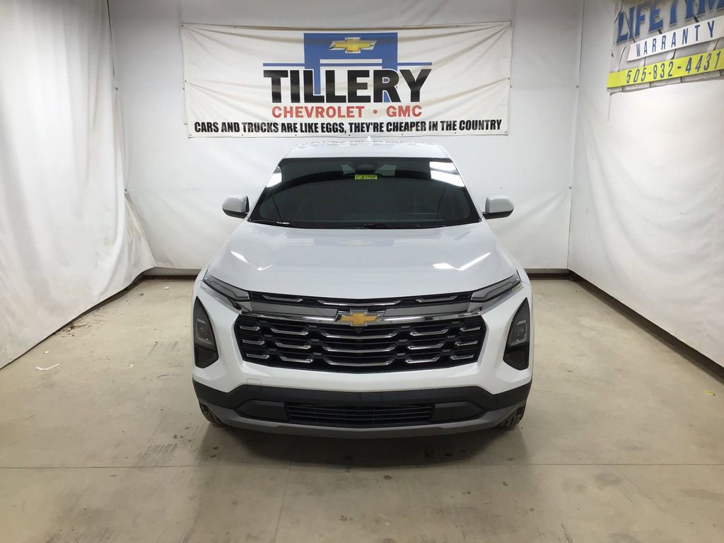 New 2026 Chevrolet Equinox LT image 2