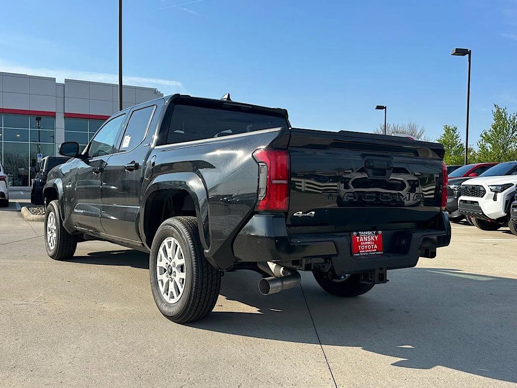 Used 2026 Toyota Tacoma SR5 AWD/4WD image 3