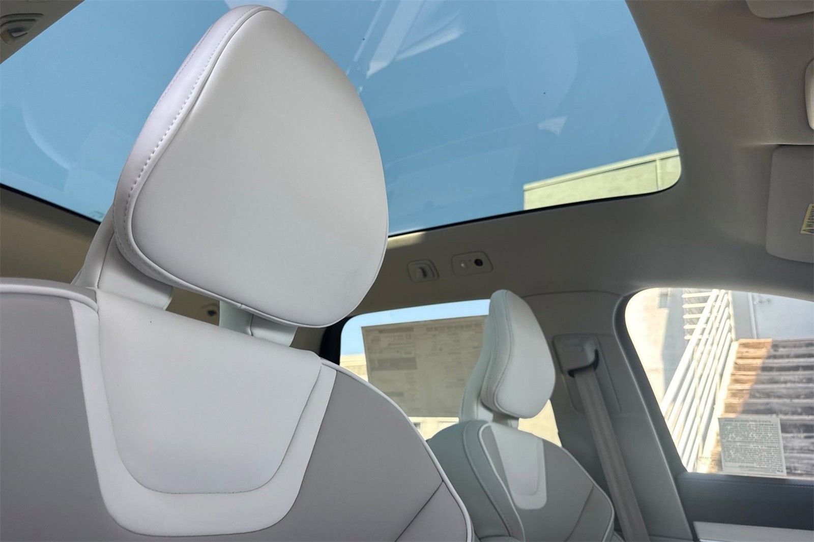 New 2025 Volvo EX90 Plus image 16