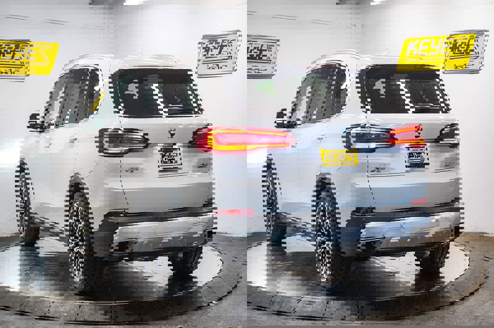 Used 2023 BMW X5 sDrive40i w/ Premium Package image 2