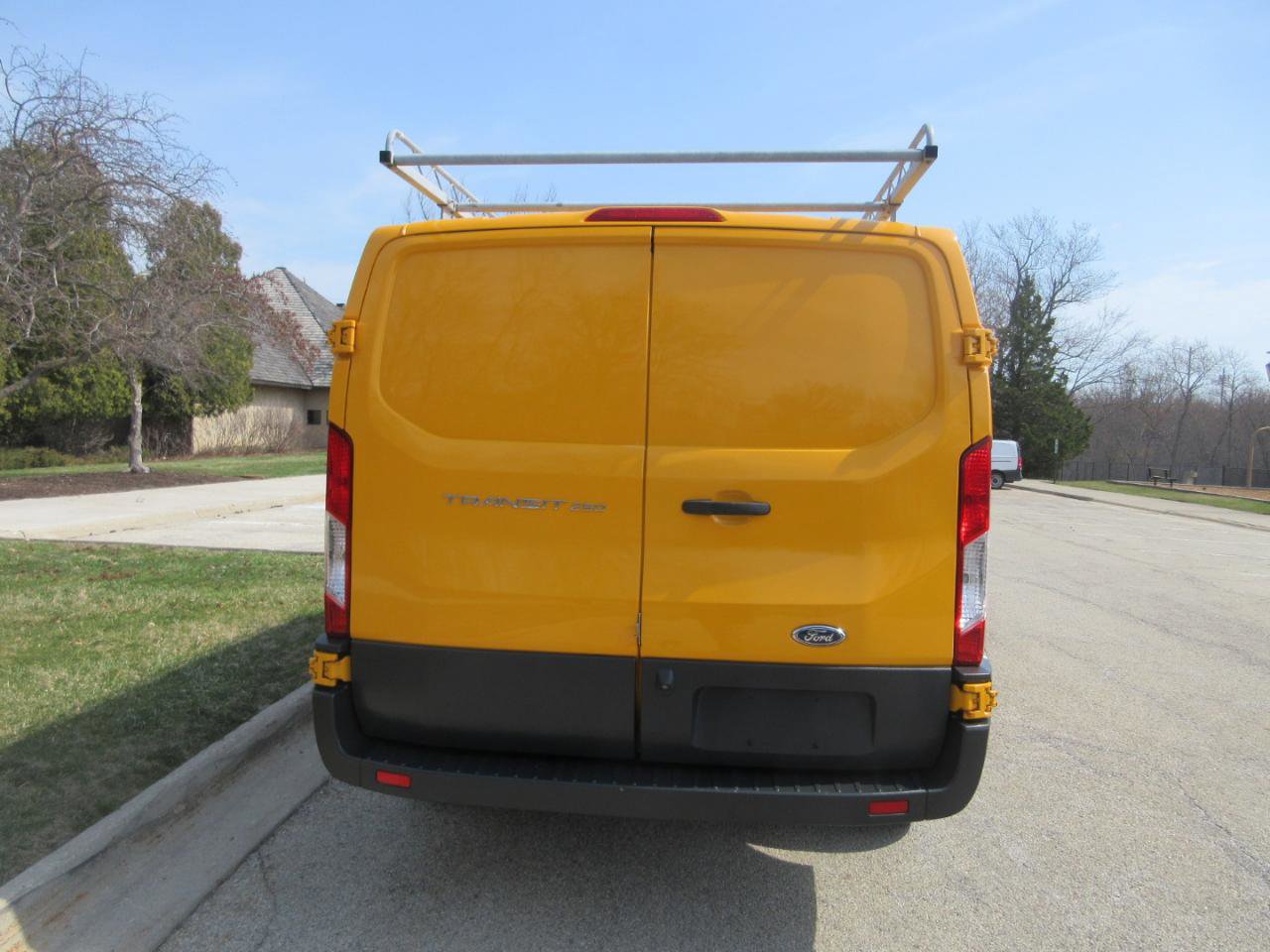 Used 2017 Ford Transit 250 130 Low Roof RWD image 5