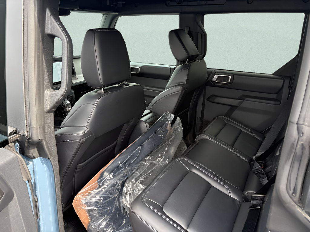 New 2025 Ford Bronco Outer Banks w/ Sasquatch Package AWD/4WD image 5