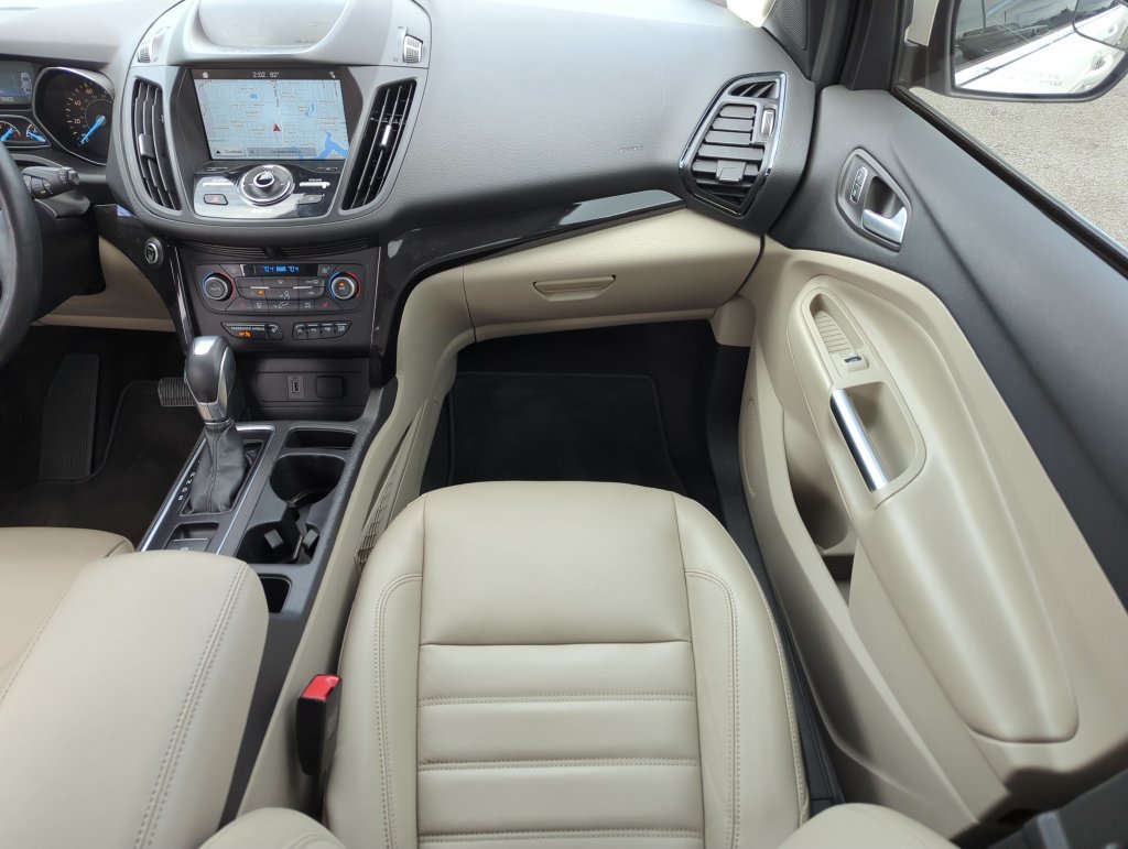 Used 2019 Ford Escape Titanium AWD/4WD image 16