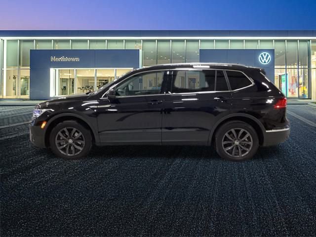 Certified 2023 Volkswagen Tiguan SE w/ Panoramic Sunroof Package image 12