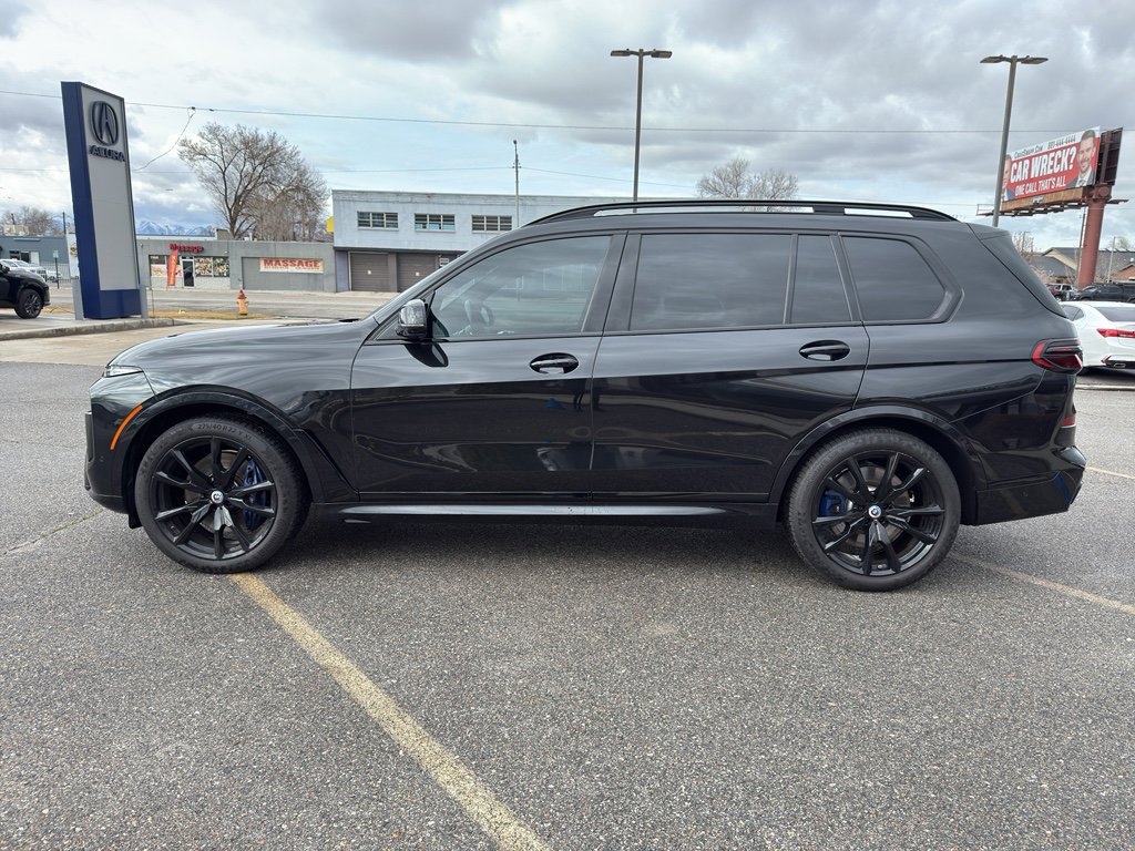 Used 2023 BMW X7 M60i image 4
