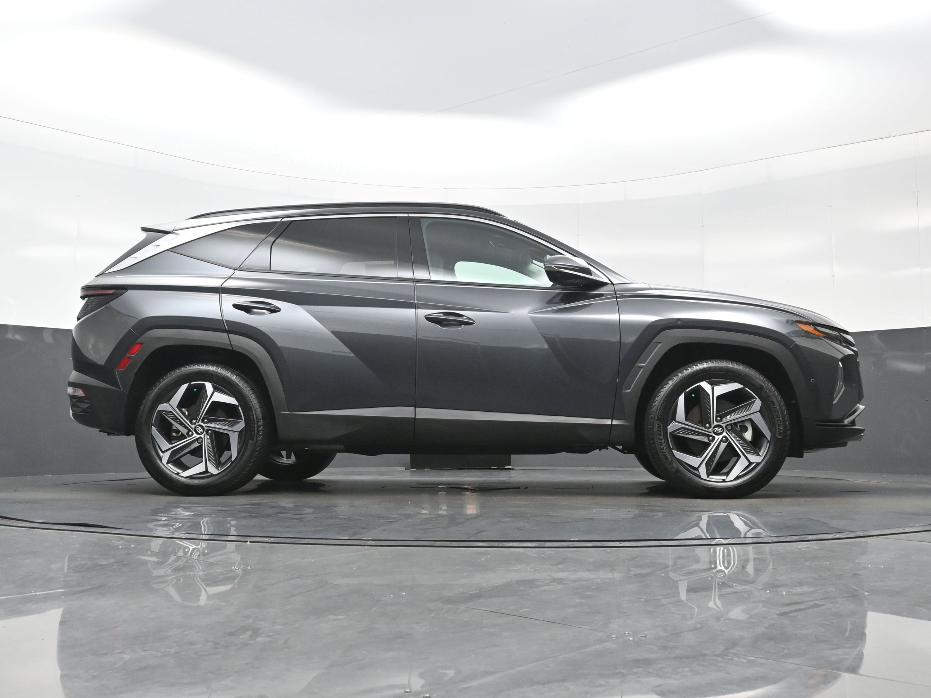 Certified 2024 Hyundai Tucson Limited AWD/4WD image 34